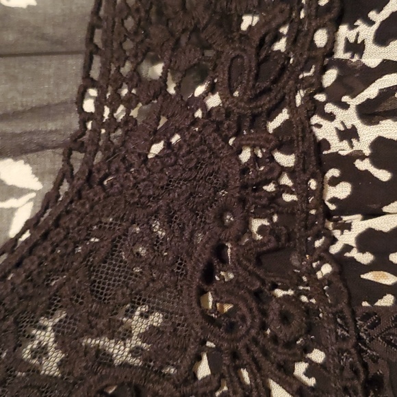 NWOT Bila Women's Boho Style Black & White Floral Sheer Top  Size XXL - Picture 4 of 10